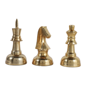 Scultura di pezzo degli scacchi, ornamento per la casa e l'ufficio, finitura oro, statua decorativa per mensole e tavolini da caffè. - Product Image 2
