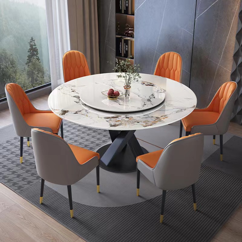 Un tavolo e sei sedie