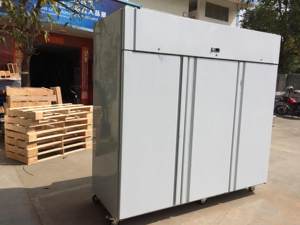 ثلاجة تجارية بثلاثة أبواب من الفولاذ المقاوم للصدأ على الطراز الآسيوي، خزانة تجميد بدون صقيع مع إزالة الصقيع التلقائي ووضع توفير الطاقة - Product Image 2