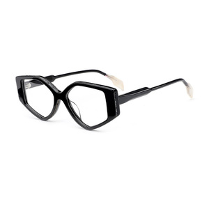 Lunettes rétro à monture noire épaisse Stock Fashion Luxury Custom Uv400 Protection Square Idd Shape Myopia Lens - Product Image 1