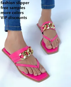 नि: शुल्क नमूने गर्मियों नई आगमन फैशन फ्लैट आकस्मिक धातु श्रृंखला आउटडोर फ्लिप फ्लॉप सैंडल वर्ग पैर की अंगुली प्लस आकार समुद्र तट चप्पल