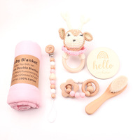 Coffret Cadeau Naissance 6 Pièces, Ensemble de Bain, Hochet Tricoté, Anneau de Dentition Apaisant, Jouet en Bois, Couverture et Peluche