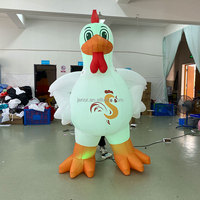 Personnage de dessin animé animal de coq gonflable de modèle de poulet gonflable d'éclairage avec le logo pour la publicité
