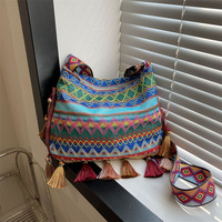 Sac en toile pour femme de style ethnique chinois, nouveau, grande capacité, tendance, avec large bandoulière et accents de pompons
