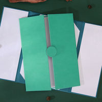 Porta-Certificados Profesional con Clip A4 y Lámina Dorada, Páginas Insertables Impresas Personalizadas, Cubierta de Cuero PU Premium, para Diplomas y Premios