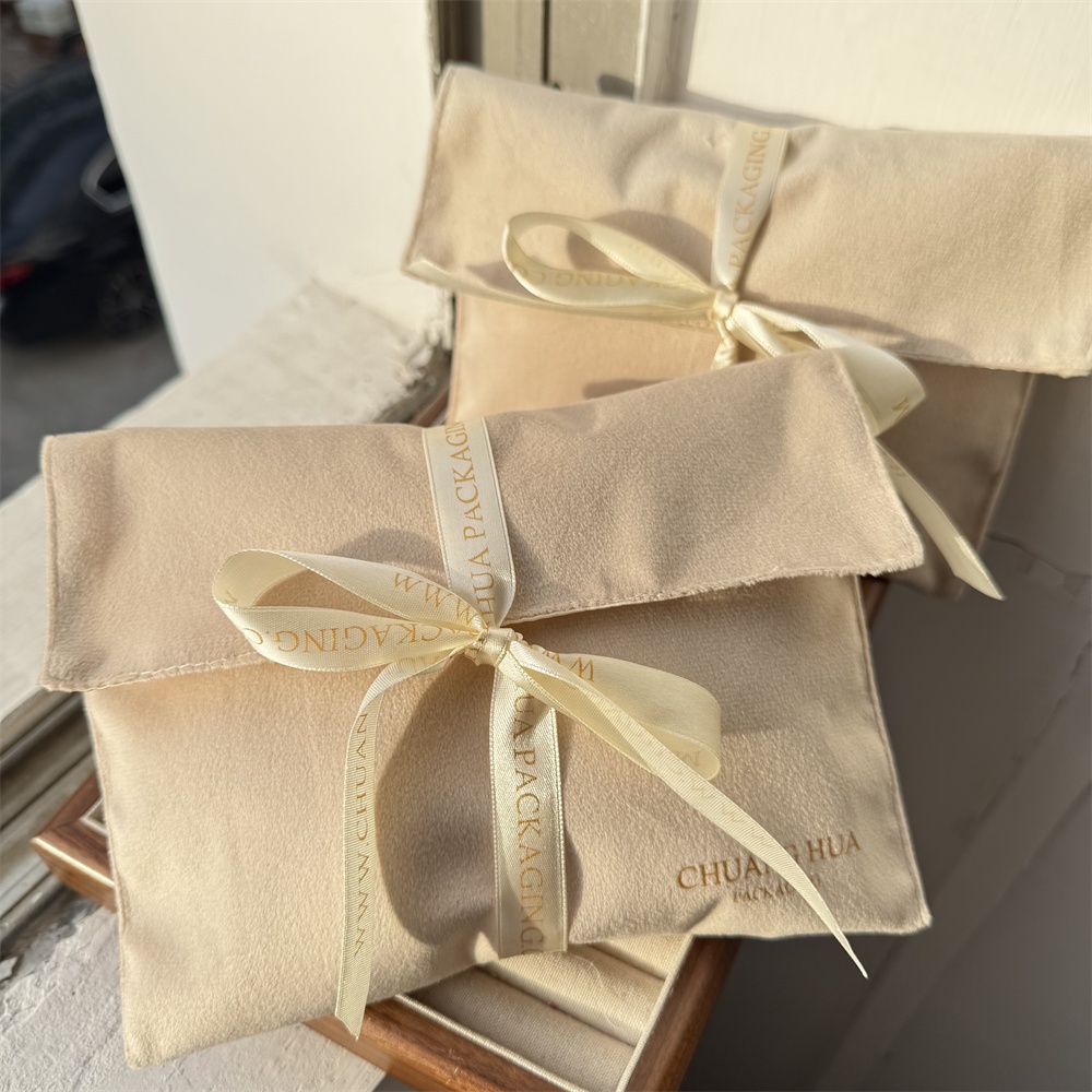 velvet pouch 10 cm x 7 cm