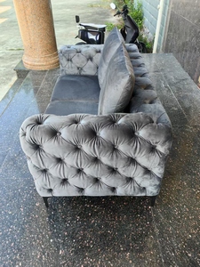 Canapé <span class=keywords><strong>deux</strong></span> <span class=keywords><strong>places</strong></span> de luxe personnalisable pour salon, en velours avec pieds en métal et boutons - Product Image 3