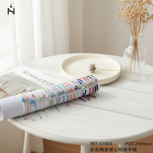 Braccialetti con perline a forma di cuore in ceramica colorata Z, 2400 pezzi, gioielli alla moda per donna - Product Image 3