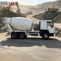Camion malaxeur à béton SINOTRUK HOWO à chargement automatique, réservoir en alliage anticorrosion de 10 m3, mobile, pour les grands travaux d'infrastructure
