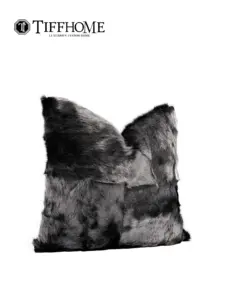 Tiff Home grosir kualitas tinggi 45*45cm sarung bantalan wol kambing Spliced hitam dan abu-abu dapat dilepas untuk dekorasi rumah
