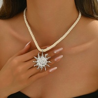 Collier pendentif unisexe en alliage de zinc plaqué or, motif soleil, fait main, avec chaîne en corde, style transfrontalier Europe & Amérique