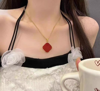 Collier Trèfle à Quatre Feuilles Haut de Gamme en Gros, Entièrement Sertie de Diamants Blancs, Collier en Cristal Exquis, Accessoire de Luxe Tendance pour Femme