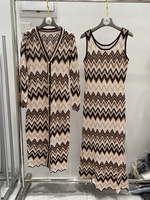 Nouvelle Collection 2026 – Ensemble Décontracté Deux Pièces pour Femme : Cardigan Long en Maille à Manches Longues et Mini-Robe – Vente en Gros
