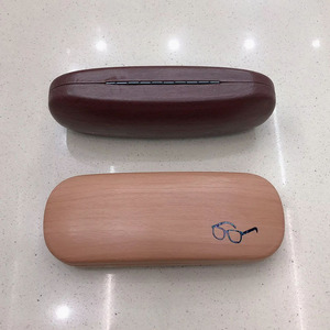 Étui à lunettes en PU personnalisé, étui rigide portable pour lunettes de femmes et d'hommes, forme rectangulaire en bois - Product Image 5
