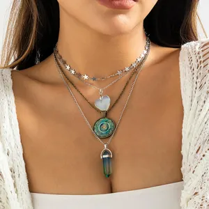 Niche retro ethnic pattern resin collarbone chain ladies personality geometric crystal heart-shaped pendant necklace set
