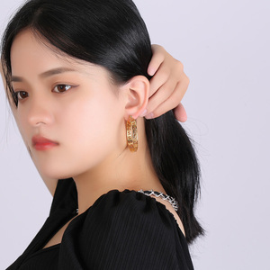 Orecchini a Cerchio Grandi Esagerati di Moda con Logo a Lettere di Marchi Famosi, Design con Motivo <span class=keywords><strong>Medusa</strong></span> in Oro 18K - Product Image 4