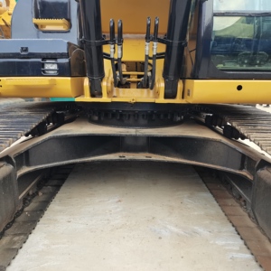 Excavatrice sur chenilles Caterpillar 330D d'occasion, modèle 2020, capacité de la benne de 33750 kg, capacité de la benne de 1,4 m, pompe hydraulique en bon état de fonctionnement - Product Image 6