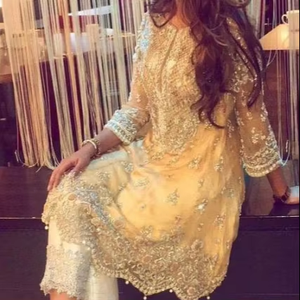 Robe pantalon Kurti en mousseline de soie élégante et élégante de style indie folk avec de riches broderies pour les fêtes et les mariages - Product Image 4