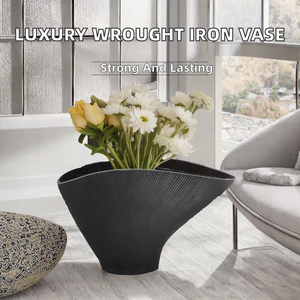 Jarrón de Hierro Forjado Moderno de Lujo de Alta Gama, Grabado, Ecológico, Resistente a la Corrosión, Hecho a Mano, Plateado, Duradero, Ancho, para Mesa - Product Image 2