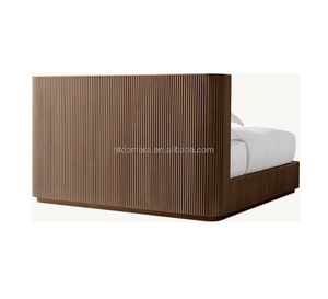 Lit à rayures verticales en chêne blanc à hauteur réglable fabriqué à la main - Product Image 4