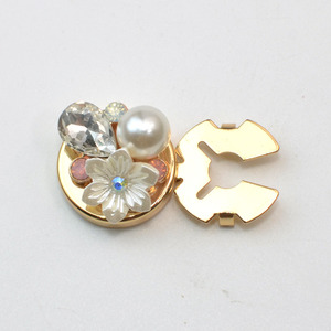 Boutons <span class=keywords><strong>de</strong></span> manchette en laiton pour femmes, élégants clips décoratifs pour chemises et robes, avec strass et perles pour chemisiers et cols - Product Image 6