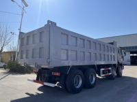 Camion benne basculante Sinotruk Howo NX N7 Hohan 8x4 d'occasion remis à neuf, 50-60 tonnes, 371 CV, 10 pneus, prix usine pour l'exploitation minière