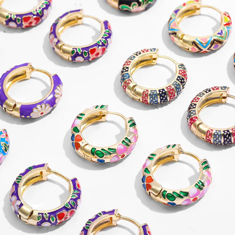 Anting-anting lingkaran huggie bunga enamel kustom mode baru anting-anting hoop enamel multi Warna