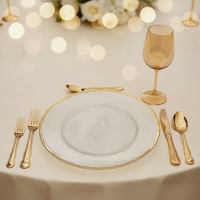 Assiette de présentation en verre ondulé texturé de 13 pouces avec bordure or et argent pour mariage, fête, hôtel, décoration de table (vente en gros)