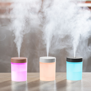 Meilleure vente 220ml série de lumière colorée créative humidificateur d'atomisation par évaporation de bureau portable - Product Image 4