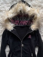 Gothic Kapuzenjacke für Damen mit 3D-Buchstaben, Totenkopf-Stickerei, Reißverschluss, Pelzbesatz, Japanischer Y2K-Stil, Frühling, Baumwollmischung
