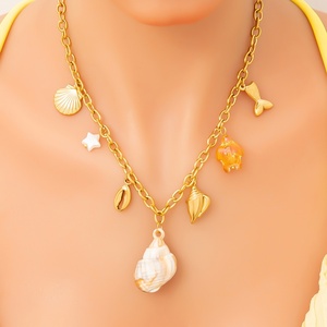 Collana in Acciaio Inossidabile Placcato Oro 18K con Ciondolo Singolo, Stile Vacanza Marina, Catena a Maglie, Gioiello Trendy con Taglio Asscher e Montatura a Castone per Feste - Product Image 4