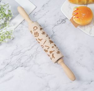 Rouleau à pâtisserie en bois pour les fêtes et Noël, avec motif de Noël imprimé, idéal comme cadeau de Noël - Product Image 3