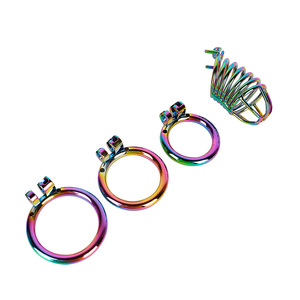 Jaula de Castidad Masculina de Acero Inoxidable Iridiscente Colorida con 3 Anillos Intercambiables, Dispositivo de Bloqueo de Pene BDSM para Hombres Adultos - Product Image 4