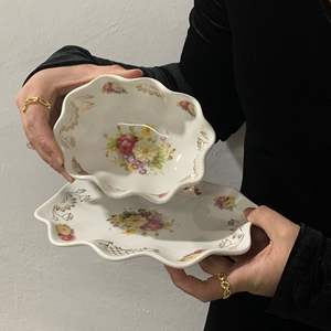 ในสต็อก: ชามและจานเซรามิกลายลูกไม้ลายหยักดอกไม้สไตล์ยุโรปชามขนมจานลูกไม้ชามอาหารเช้าผลไม้ - Product Image 1