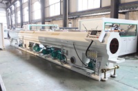 Ligne de production de petits tubes en PVC, extrudeuse à double vis, moteur 37 kW, machine de fabrication de petits tuyaux, usine de fabrication pour la construction