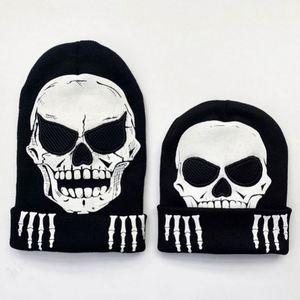 Bonnet tricoté lumineux en forme de crâne pour Halloween – Vente en gros - Product Image 2