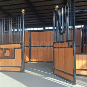 럭셔리 유럽 스타일 대나무 나무 아연 도금 마구간 슬라이딩 도어가있는 말 외부 - Product Image 6