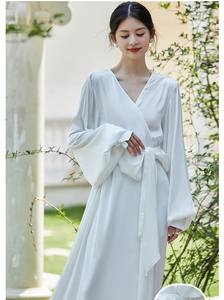 <span class=keywords><strong>2022</strong></span> último elegante satén blanco seda Puff mangas encaje hasta suave tul camisón fiesta <span class=keywords><strong>boda</strong></span> Bata - Product Image 3