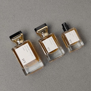Flacone Vuoto di Lusso per Profumo e Colonia 30ml 50ml 100ml Quadrato con Collo a Crimpatura, Atomizzatore e Tappo Dorato dal Design Unico - Product Image 3