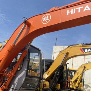 Excavadora de cadenas Hitachi EX200 usada, totalmente funcional, de 11 toneladas, con componentes Kawasaki, capacidad de cazo de 0.52m, potencia de 73kW, en stock. - Product Image 2