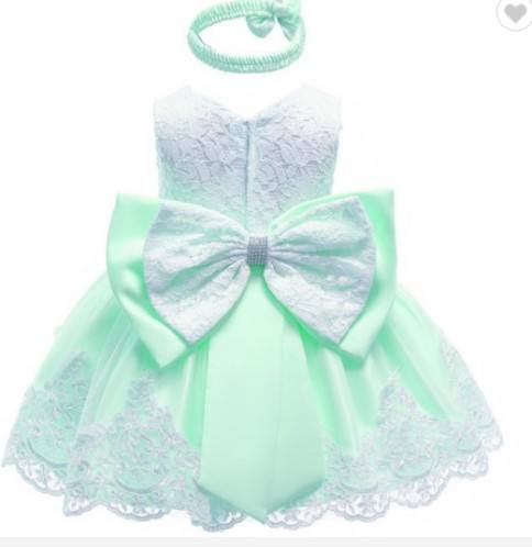 มีสีเขียวขุ่น