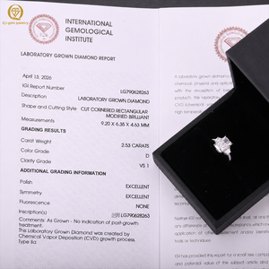 Anillo de Boda Clásico de Tres Piedras Personalizado para Mujer, Corte Radiante, Color DE, Claridad VS-VVS, Diamante Cultivado en Laboratorio con Certificado IGI, Platino - Product Image 3