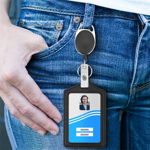 ที่ใส่บัตรป้ายหนัง PU แบบพรีเมี่ยมที่ใส่บัตรประชาชนแบบดึงกลับได้ทำจากโลหะผสมสังกะสี - Product Image 6