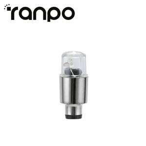 LED <span class=keywords><strong>Voiture</strong></span> Roue de Vélo Pneu Pneu <span class=keywords><strong>Valve</strong></span> <span class=keywords><strong>Bouchon</strong></span> Anti-Poussière Parlé Flash Lumières <span class=keywords><strong>Voiture</strong></span> Tiges de <span class=keywords><strong>Valve</strong></span> Casquettes Accessoires 4 Couleur Rouge bleu Vert Lampe - Product Image 3