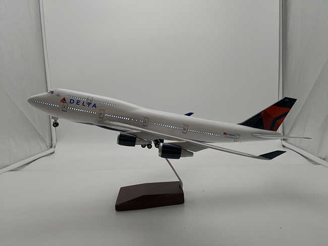 Ledビジネスモデルプレーンダイキャスト飛行機Ledボーイング747デルタ  
