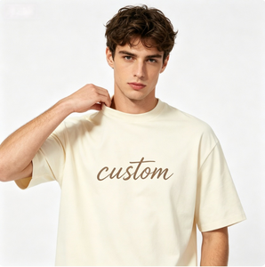 Camiseta de Manga Corta Oversize Color Crema para Hombre con Estampado de Letras Personalizado, Cuello Redondo, Estilo Casual, Ajuste de Jersey de Algodón - Product Image 1