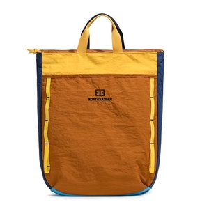 Sac à dos décontracté en nylon à pois avec bandoulière arquée, design léger et souple, fermeture éclair, port USB, unisexe, usage quotidien - Product Image 3