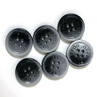 Kancing kemeja Resin campuran hitam dan putih kustom, cocok untuk menjahit kemeja pria dan wanita, dengan empat lubang.