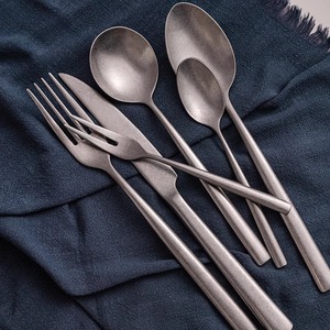 304 acier inoxydable rétro couverts ensemble <span class=keywords><strong>argenterie</strong></span> vaisselle ensemble cuillère couteau fourchette Style ancien cuillères à café Vintage vaisselle ensemble - Product Image 4