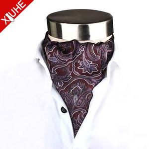 100% Seda 3 Plisado Paisley Ascot Cravat para Hombre. - Product Image 1